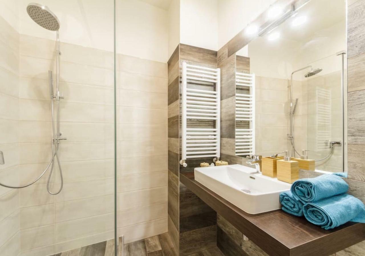 Crown Apartment